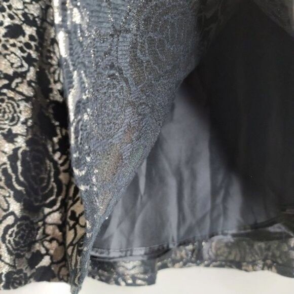 Forever 21+ 1X Black Gold Floral Skirt – Plus Size Skater Silhouette - Picture 4 of 12